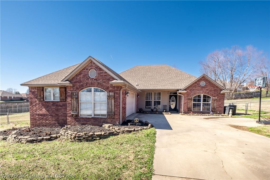 3325 N Rudy Road, Van Buren, AR 72956