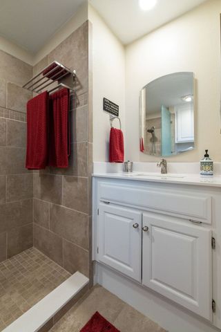 688 Harbor Drive N, Azle, TX 76020