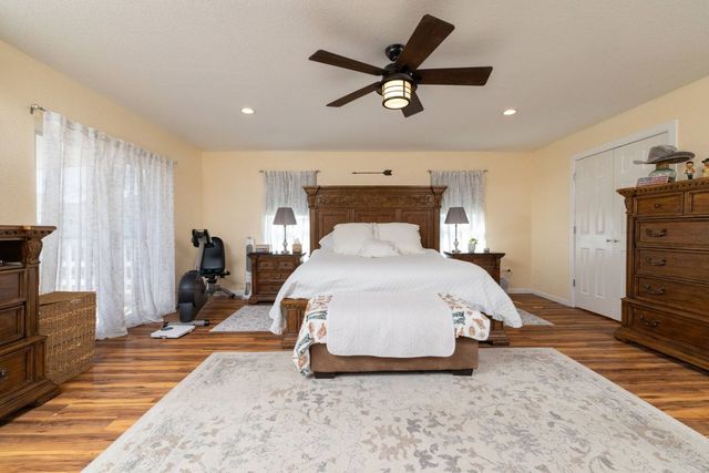 688 Harbor Drive N, Azle, TX 76020