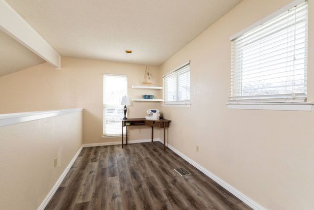 688 Harbor Drive N, Azle, TX 76020