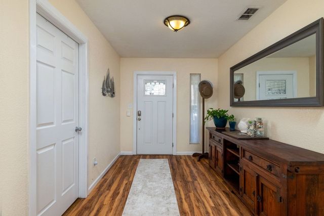 688 Harbor Drive N, Azle, TX 76020