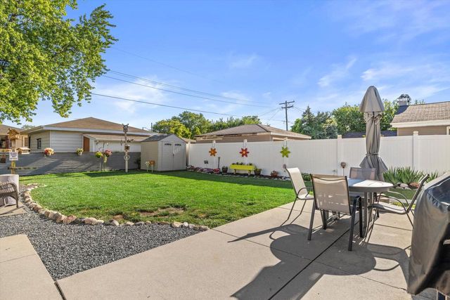 5723 65th STREET, Kenosha, WI 53142