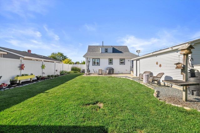 5723 65th STREET, Kenosha, WI 53142