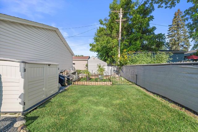 5723 65th STREET, Kenosha, WI 53142
