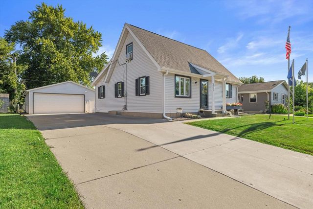5723 65th STREET, Kenosha, WI 53142