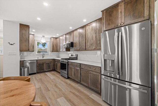 5723 65th STREET, Kenosha, WI 53142