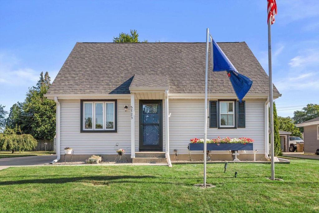 5723 65th STREET, Kenosha, WI 53142