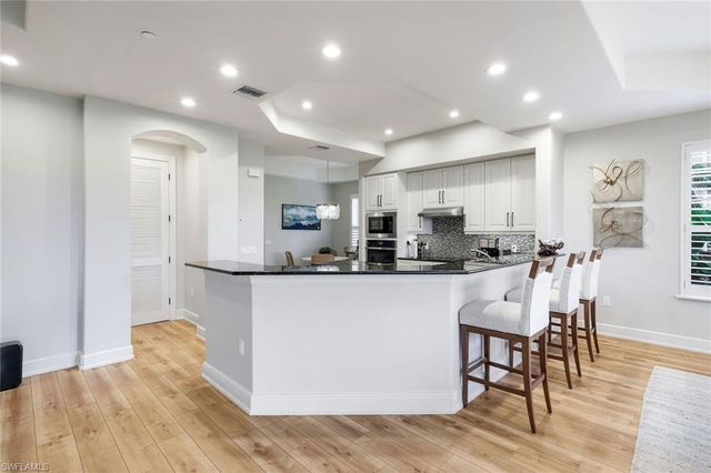 588 Avellino Isles CIR 20101, Naples, FL 34119