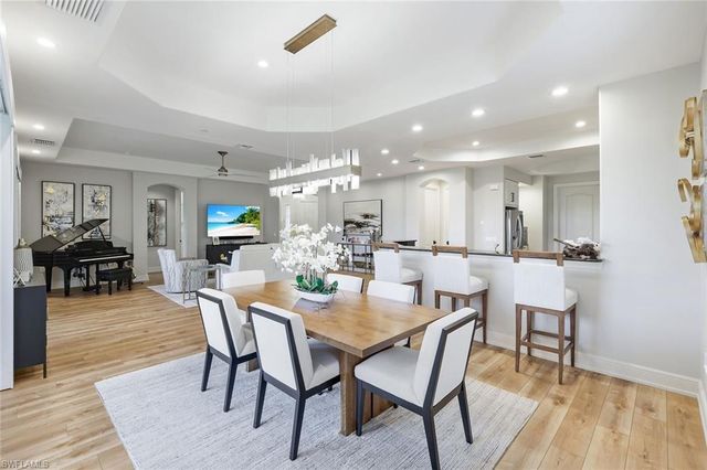 588 Avellino Isles CIR 20101, Naples, FL 34119