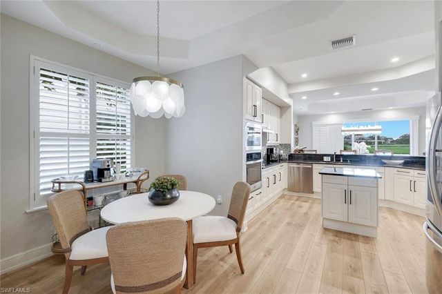 588 Avellino Isles CIR 20101, Naples, FL 34119
