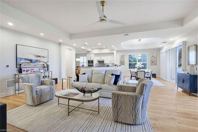 588 Avellino Isles CIR 20101, Naples, FL 34119