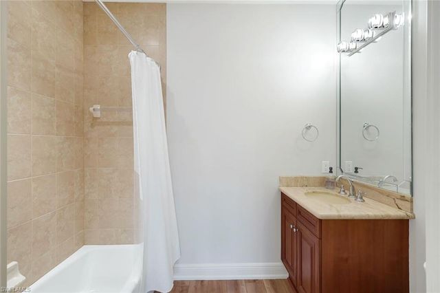 588 Avellino Isles CIR 20101, Naples, FL 34119