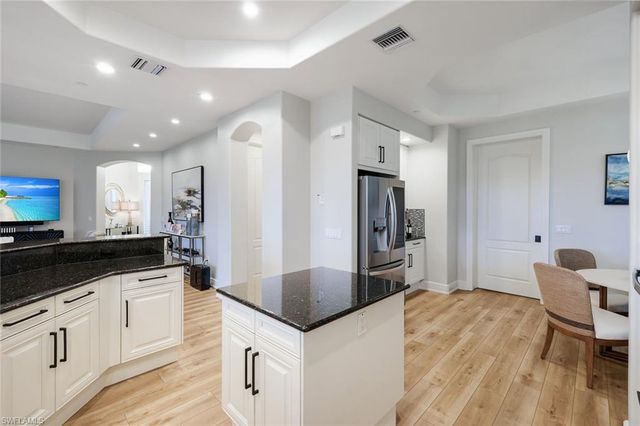 588 Avellino Isles CIR 20101, Naples, FL 34119