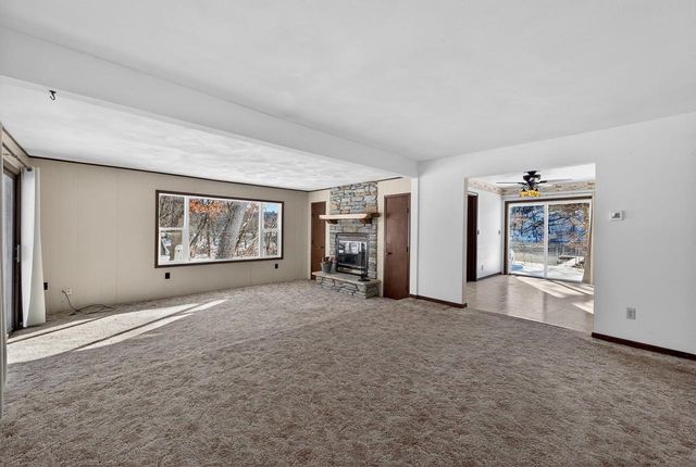 2201 W Crystal Springs Road, Janesville, WI 53545