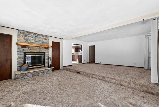 2201 W Crystal Springs Road, Janesville, WI 53545