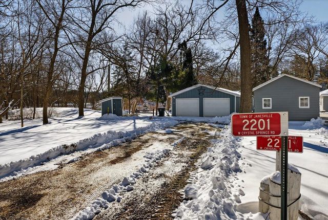 2201 W Crystal Springs Road, Janesville, WI 53545