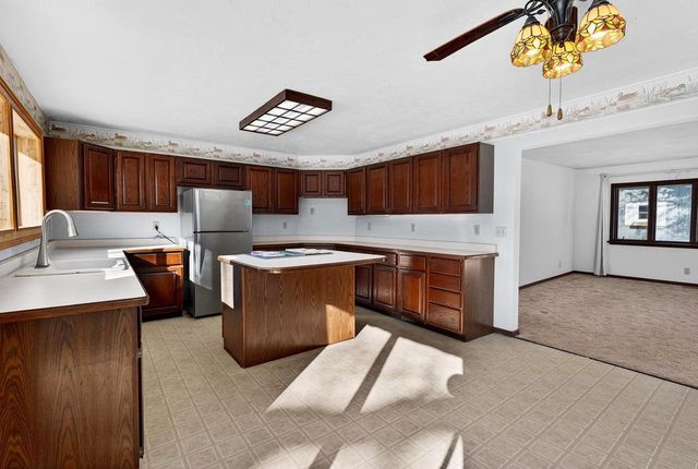 2201 W Crystal Springs Road, Janesville, WI 53545