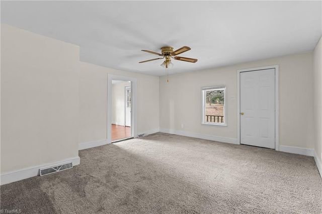 8290 Lake Ridge Drive, Clemmons, NC 27012