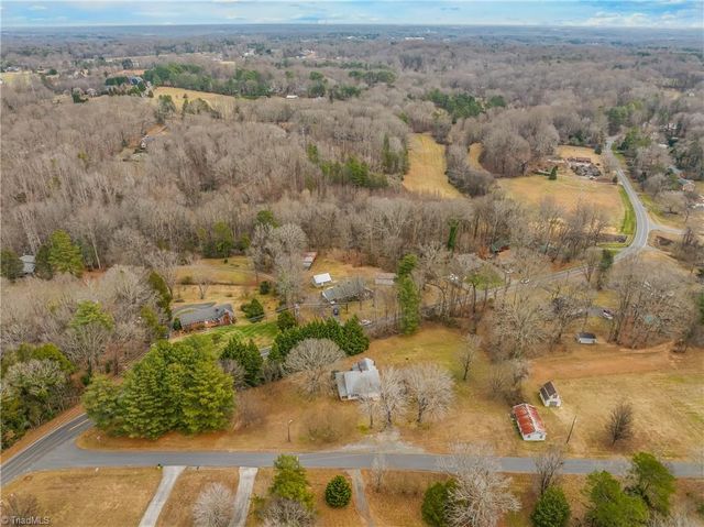 8290 Lake Ridge Drive, Clemmons, NC 27012