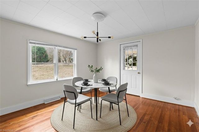 8290 Lake Ridge Drive, Clemmons, NC 27012