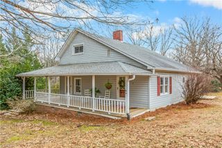 8290 Lake Ridge Drive, Clemmons, NC 27012
