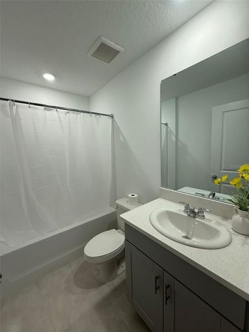 3021 SKYLINE LOOP, Kissimmee, FL 34758