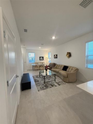 3021 SKYLINE LOOP, Kissimmee, FL 34758