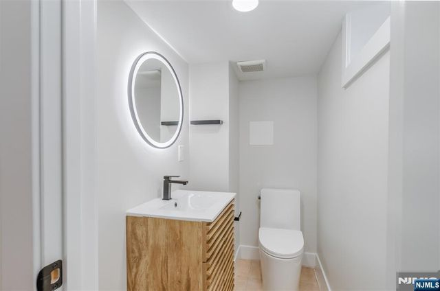 150 Hansbury Avenue, Newark, NJ 07112