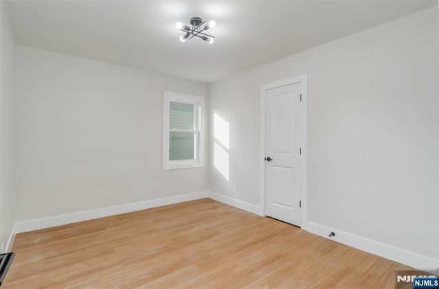 150 Hansbury Avenue, Newark, NJ 07112