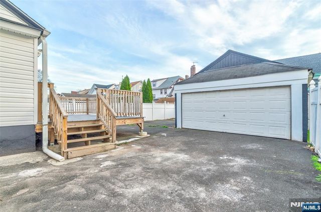 150 Hansbury Avenue, Newark, NJ 07112