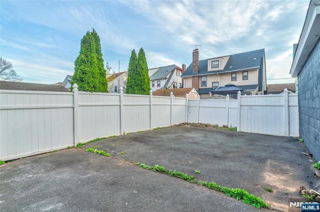 150 Hansbury Avenue, Newark, NJ 07112