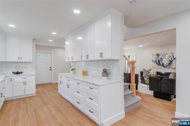 150 Hansbury Avenue, Newark, NJ 07112