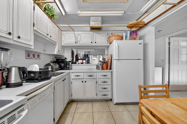 3001 Linton Boulevard 105, Delray Beach, FL 33445