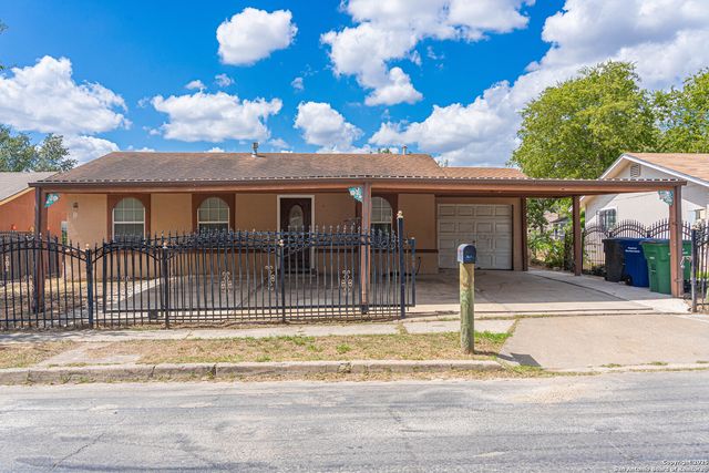 8631 Big Creek, San Antonio, TX 78242