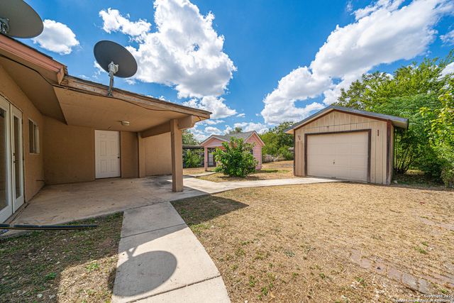 8631 Big Creek, San Antonio, TX 78242