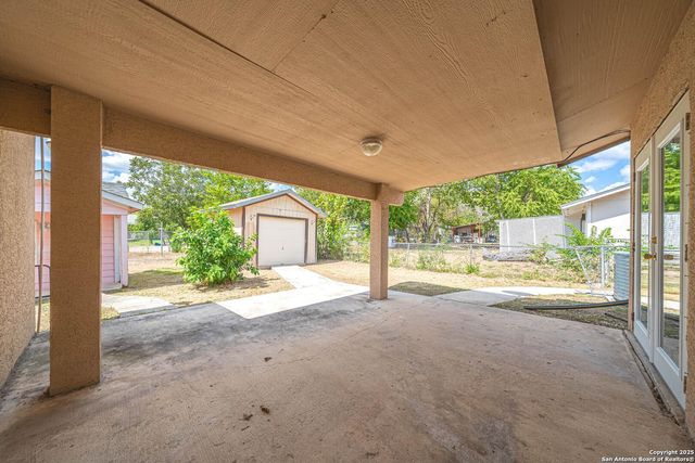 8631 Big Creek, San Antonio, TX 78242