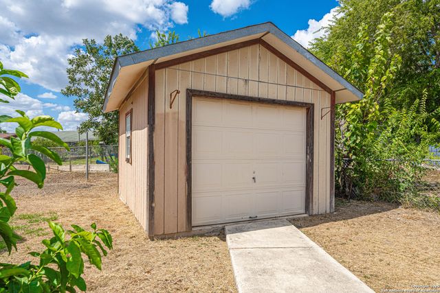 8631 Big Creek, San Antonio, TX 78242