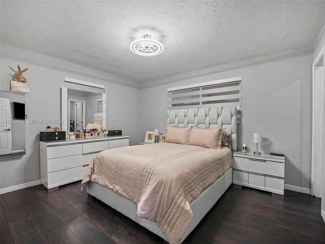 6440 Buchanan St, Hollywood, FL 33024