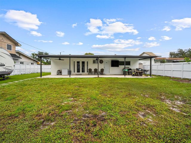 6440 Buchanan St, Hollywood, FL 33024