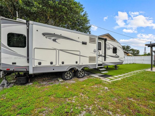 6440 Buchanan St, Hollywood, FL 33024