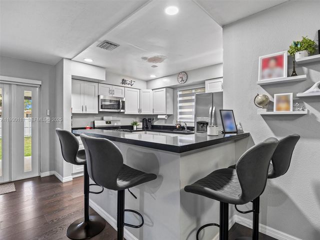 6440 Buchanan St, Hollywood, FL 33024