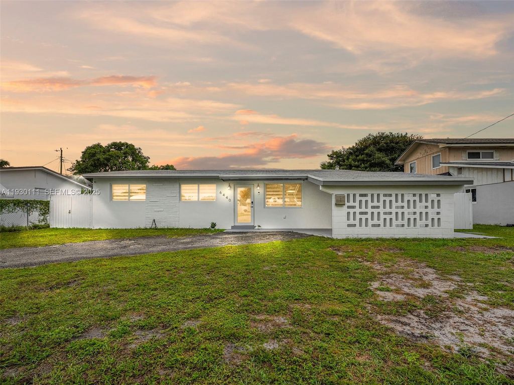 Image 1 of property listing at 6440 Buchanan St, Hollywood, FL 33024