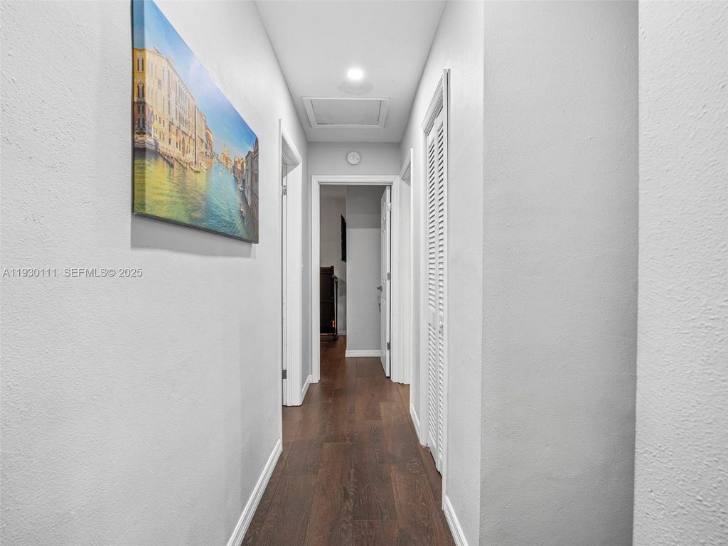 Image 14 of property listing at 6440 Buchanan St, Hollywood, FL 33024