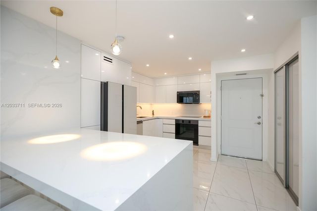 100 Bayview Drive 527, Sunny Isles Beach, FL 33160