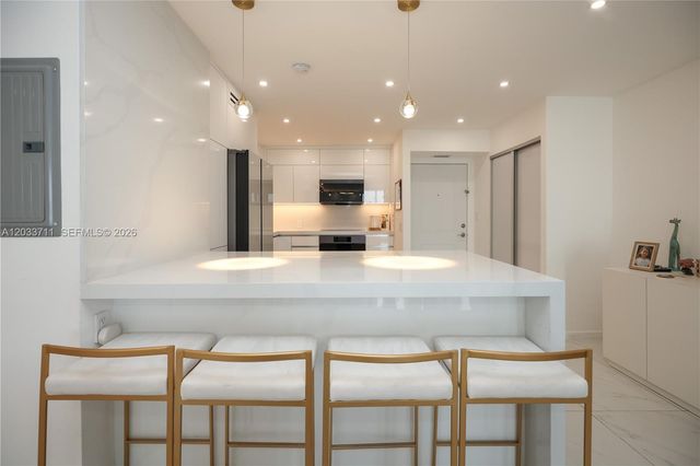 100 Bayview Drive 527, Sunny Isles Beach, FL 33160