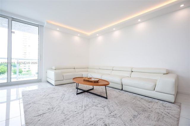 100 Bayview Drive 527, Sunny Isles Beach, FL 33160