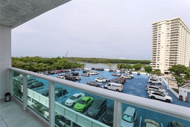 100 Bayview Drive 527, Sunny Isles Beach, FL 33160