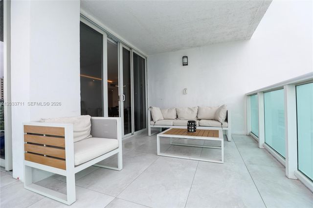 100 Bayview Drive 527, Sunny Isles Beach, FL 33160