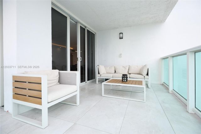 100 Bayview Drive 527, Sunny Isles Beach, FL 33160
