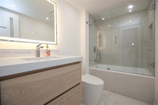 100 Bayview Drive 527, Sunny Isles Beach, FL 33160